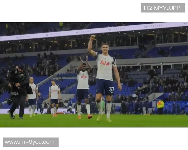 热刺后卫范德芬承认惨败阿森纳感到失望称对手表现更佳